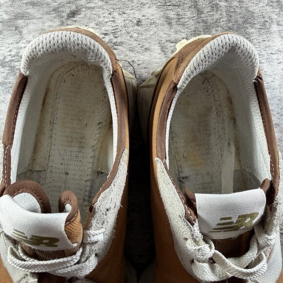Athletic_Shoes